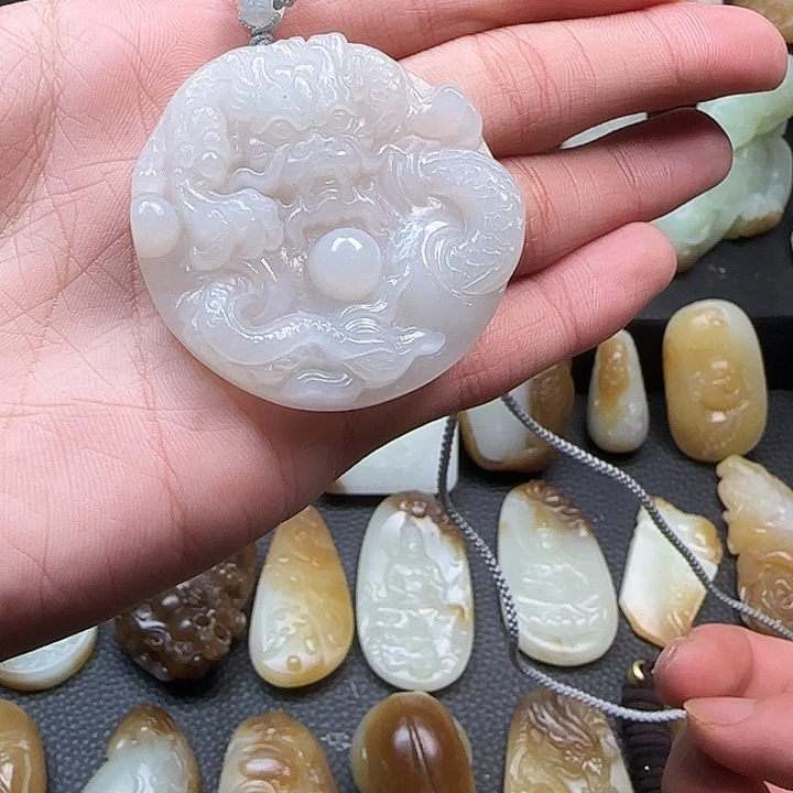 和田玉未镶嵌颈饰