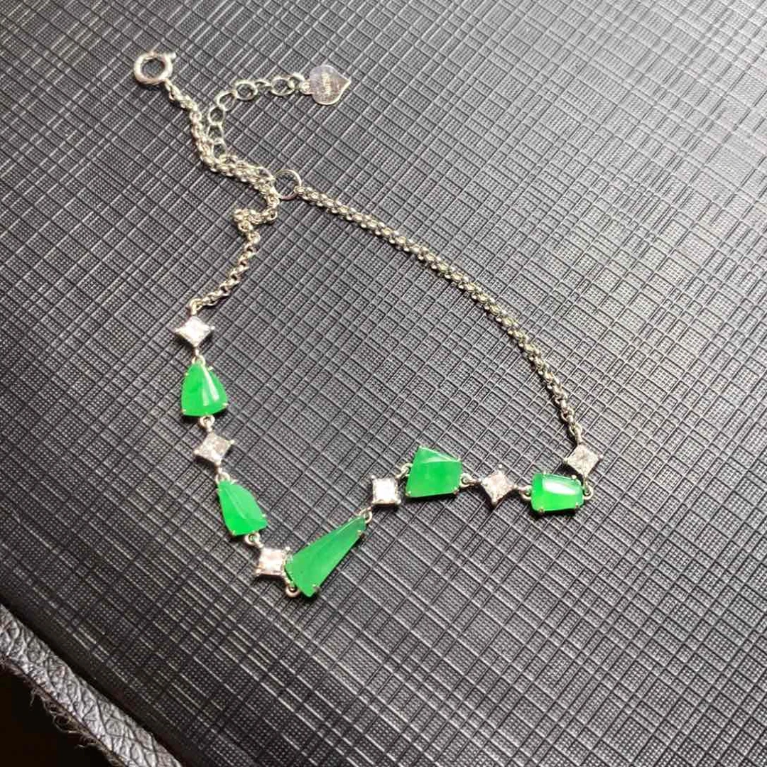 颈饰18K金镶嵌翡翠翡翠