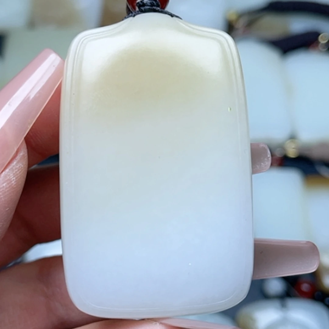 【闪购商品】颈饰未镶嵌和田玉