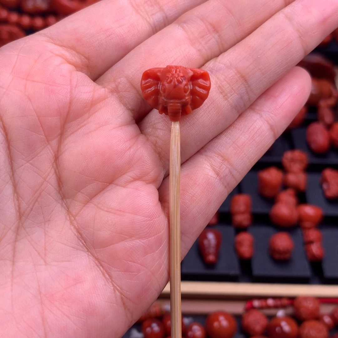 南红玛瑙象背云16mm未镶嵌龙****量