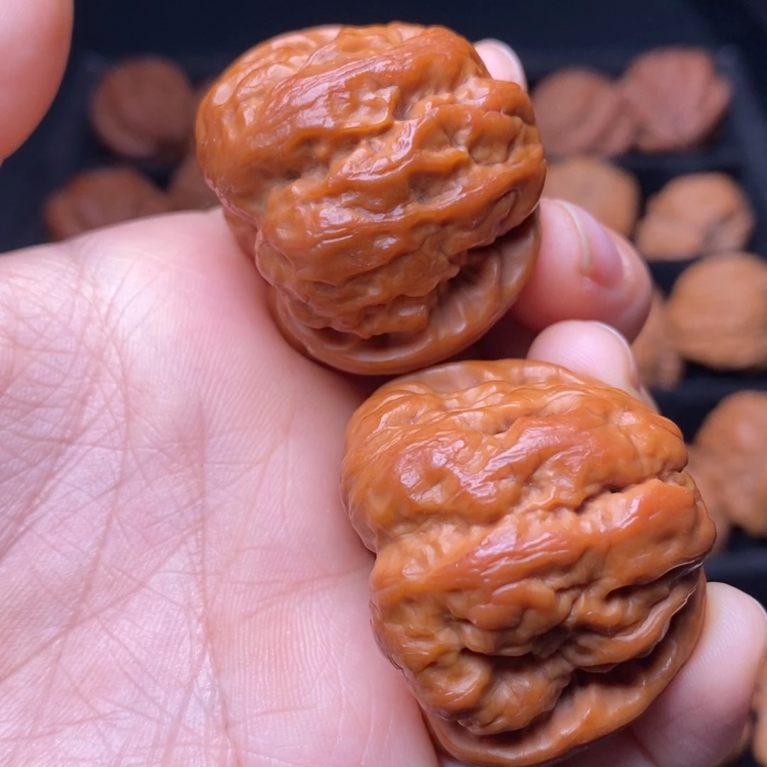 文玩核桃把件秦岭野生核桃