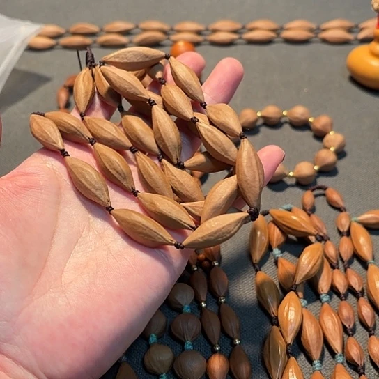 仰***止1.1小柳叶脖挂30粒款