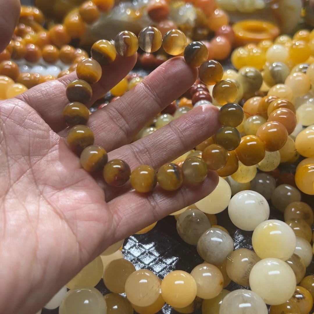 石英质玉未镶嵌颈饰