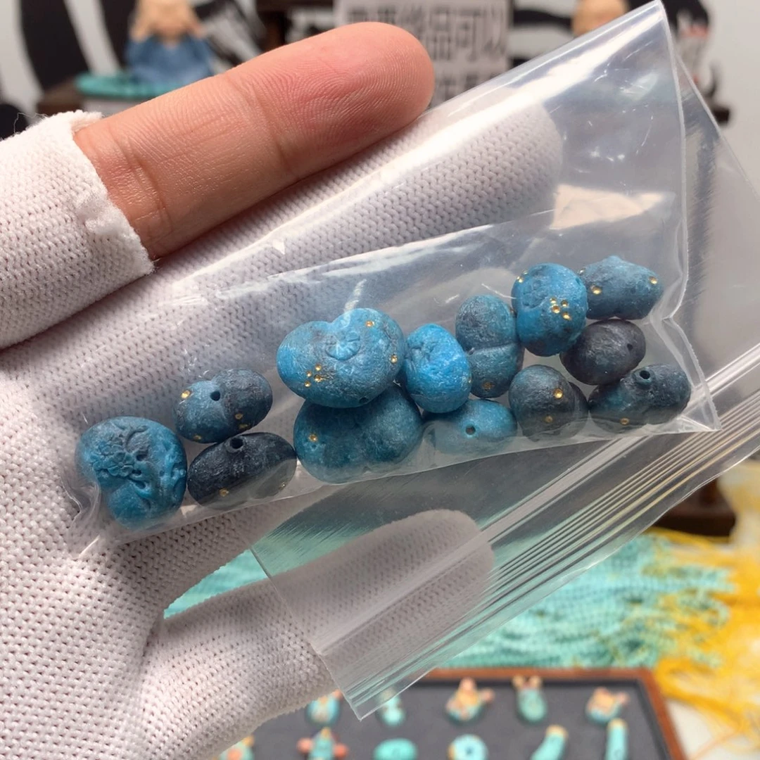 果***心绿松石未镶嵌挂件