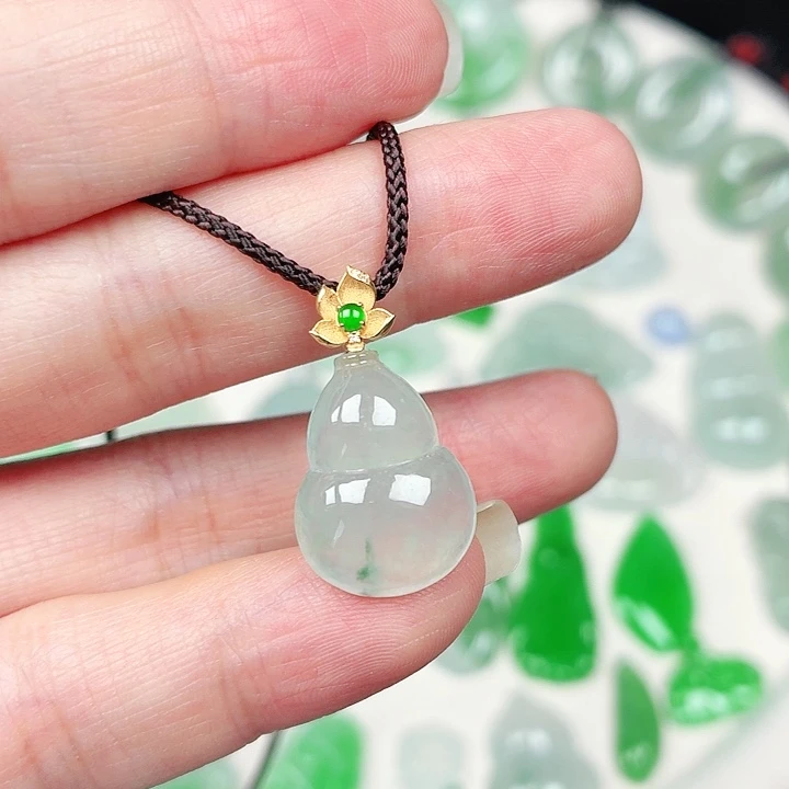 翡翠18K金镶嵌颈饰缅甸天然A货翡翠