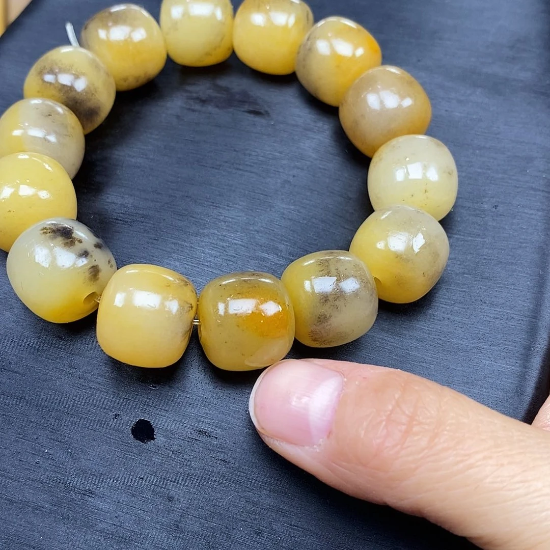 石英质玉（黄龙玉）颈饰未镶嵌