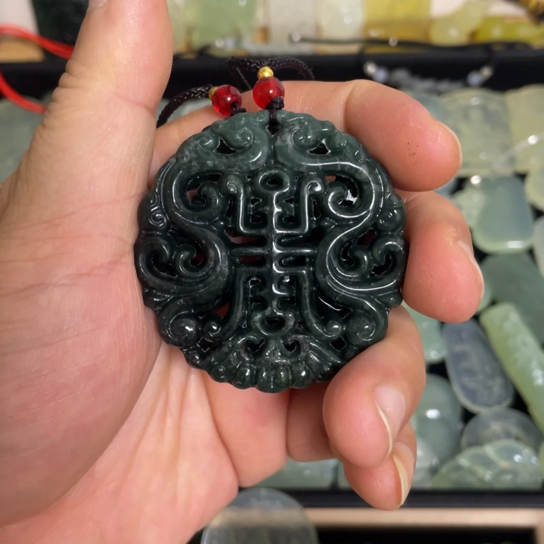 未镶嵌蛇纹石玉颈饰