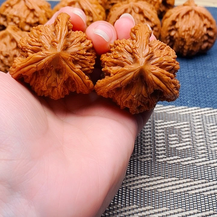 风***赵文玩核桃吊坠三棱