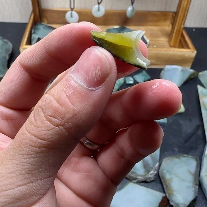 翡翠未镶嵌颈饰纯天然缅甸翡翠