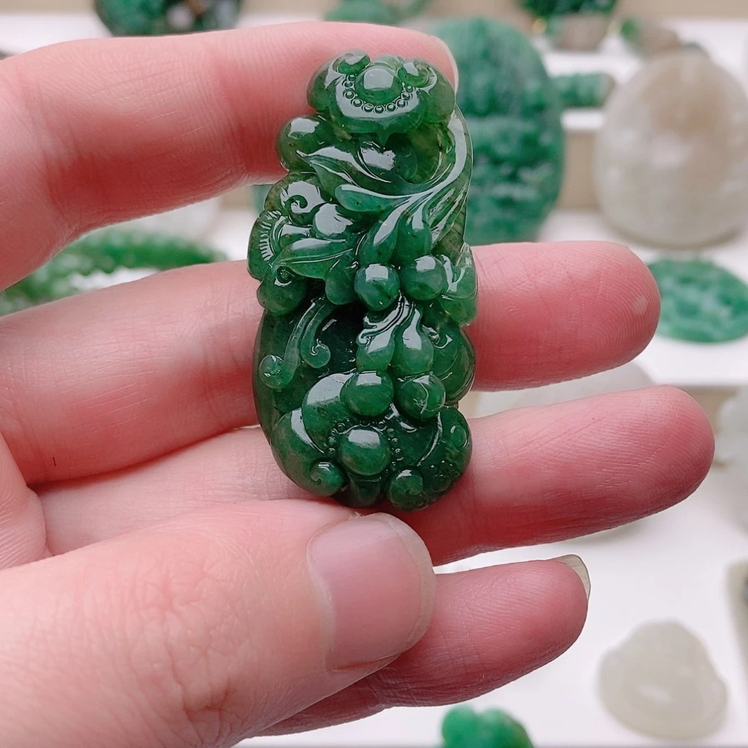 独山玉吊坠未镶嵌D****o