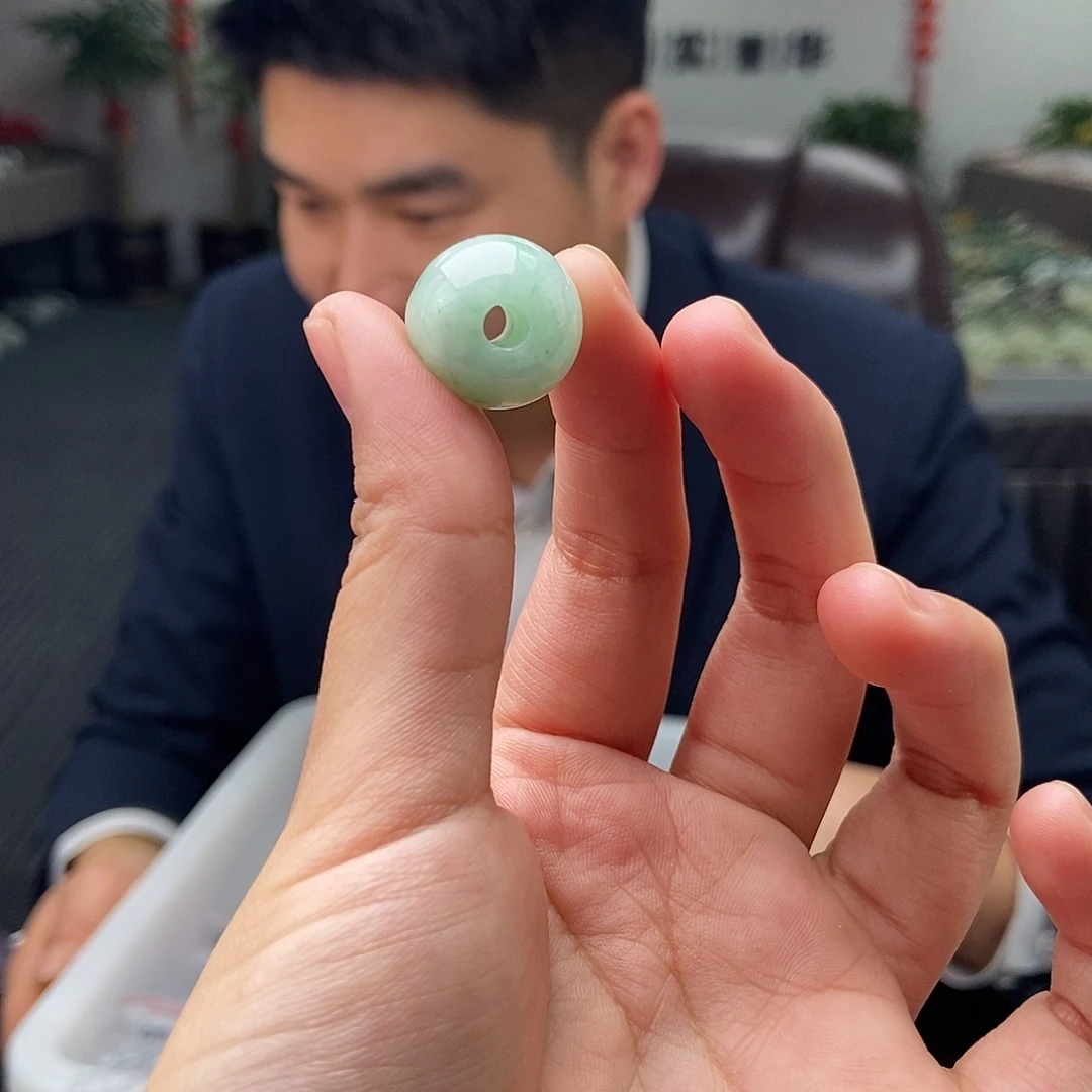 翡翠颈饰未镶嵌颜色多样性发拍一发一