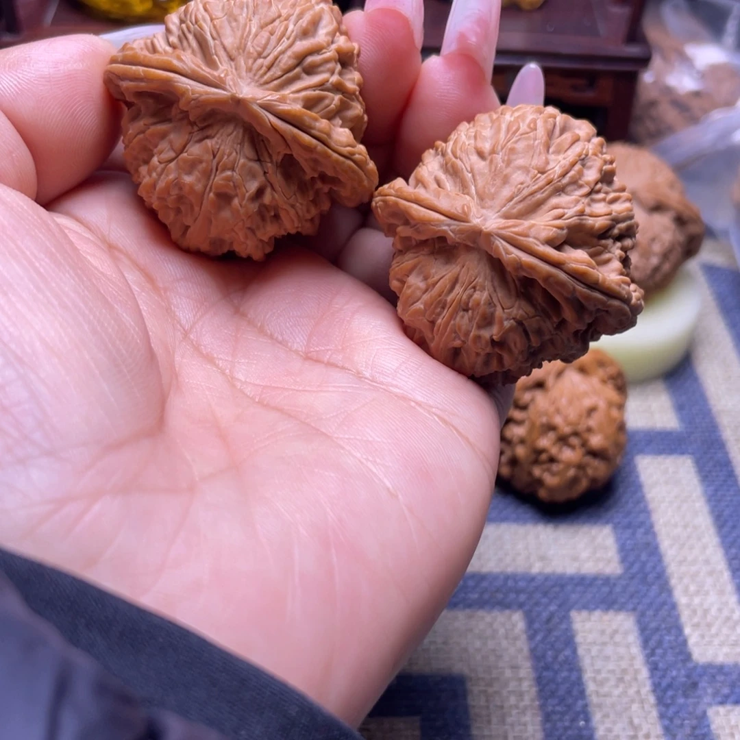 文玩核桃吊坠42白狮子文玩