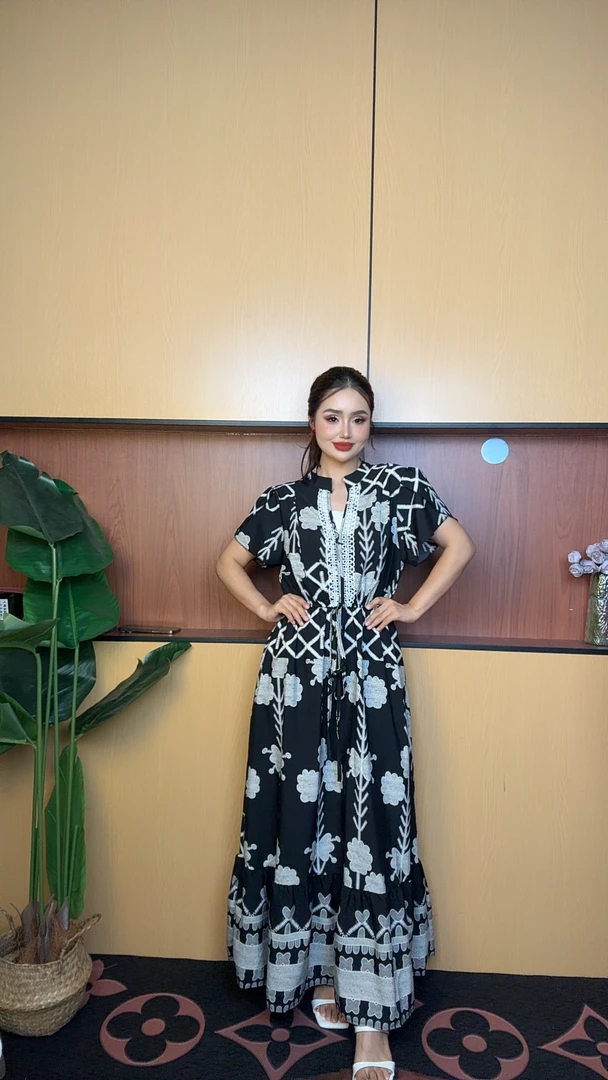欧美连衣裙女短袖气质高级感V领收腰时尚印花连衣裙