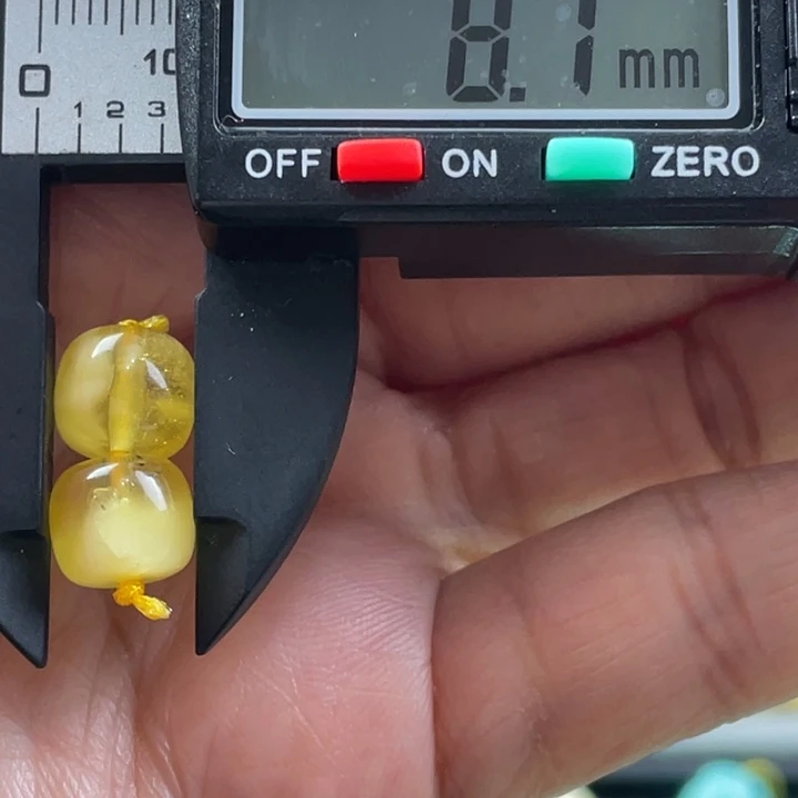 【闪购商品】琥珀裸石未镶嵌67号