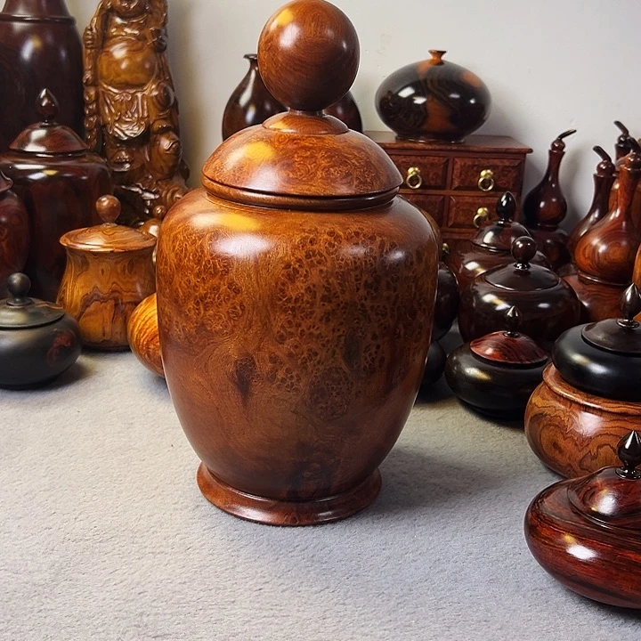 黄花梨/降香黄檀罗*娃缅甸花梨木留疤罐子一个