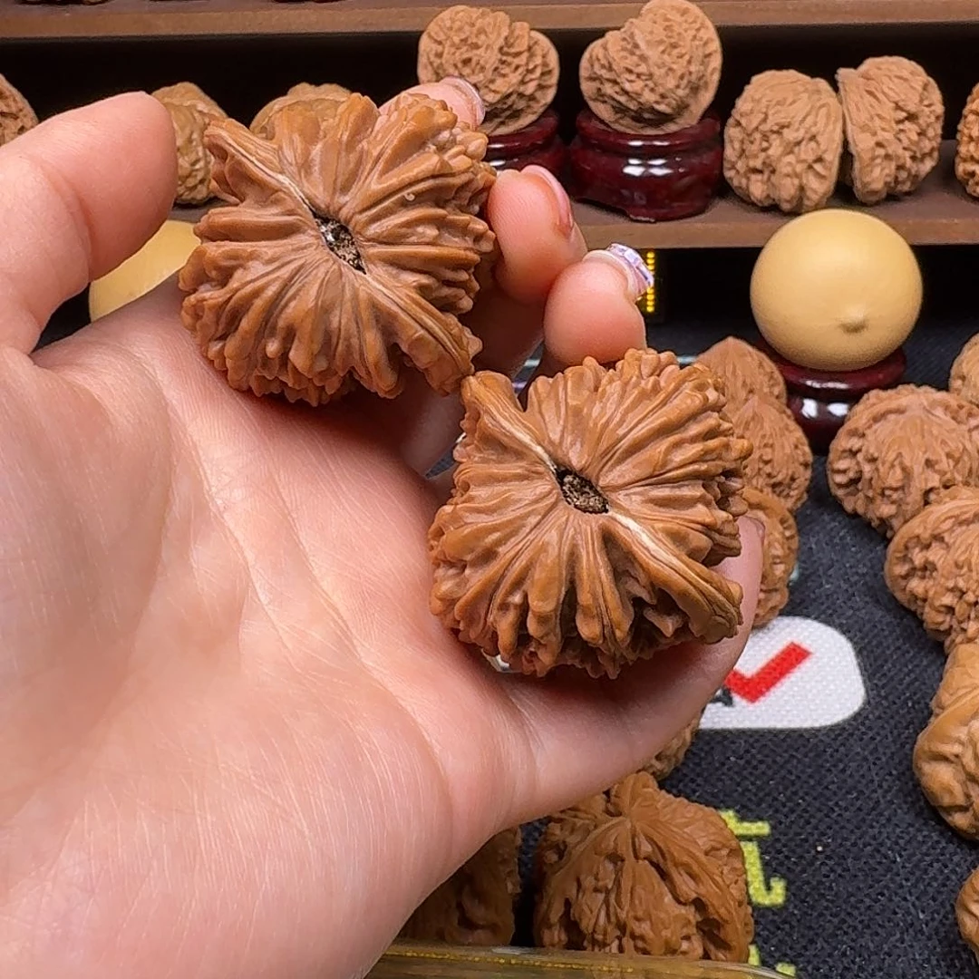 文玩核桃吊坠“***”45四座楼