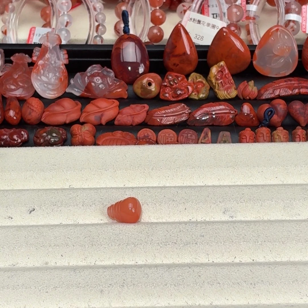 兮***妈南红玛瑙未镶嵌颈饰36