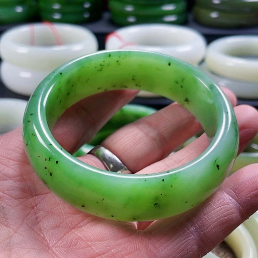 【闪购商品】和田玉手镯未镶嵌栗*