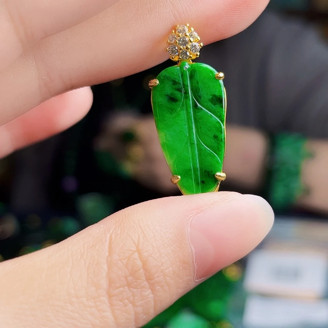 颈饰银S925镶嵌翡翠多样性