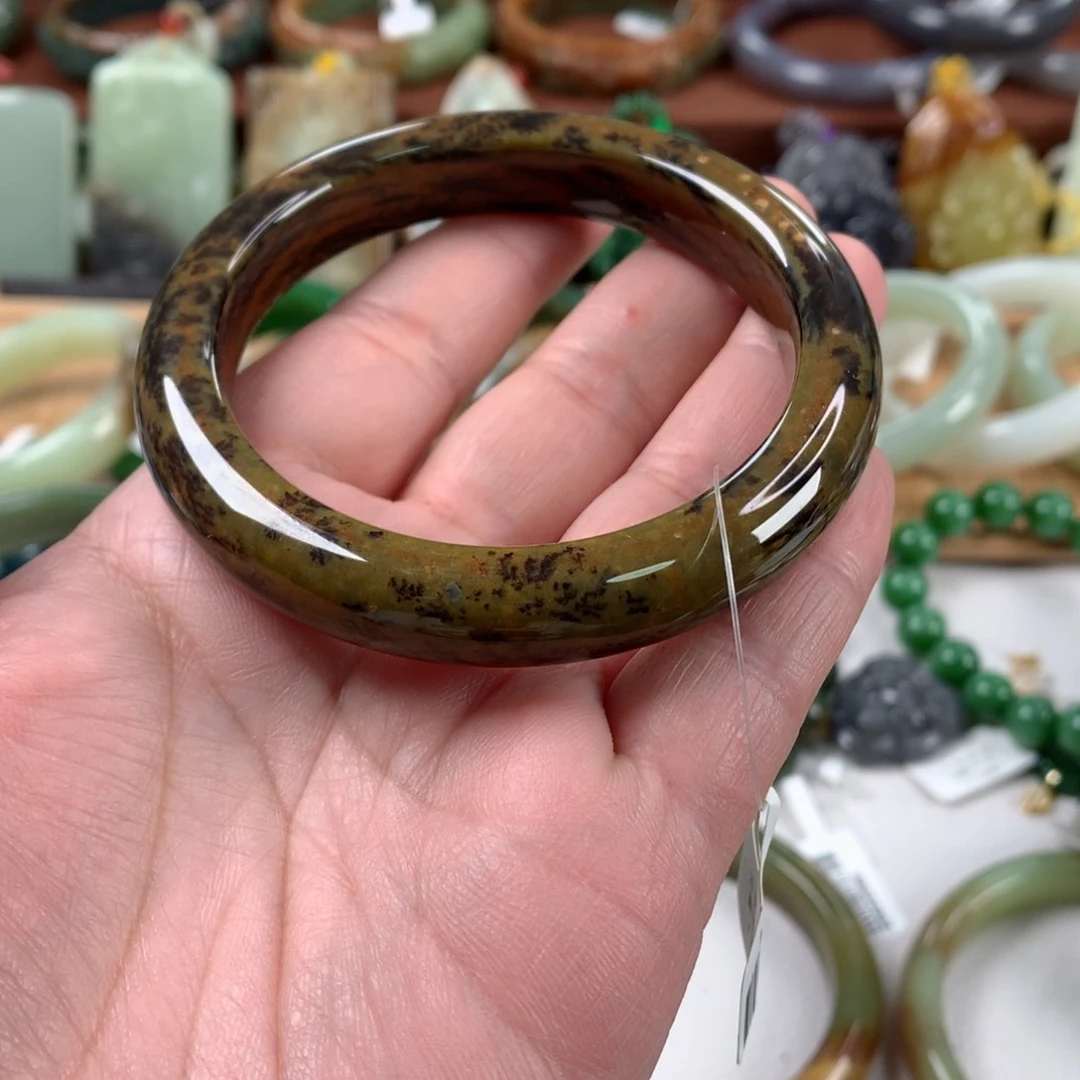 和田玉手镯未镶嵌60口径