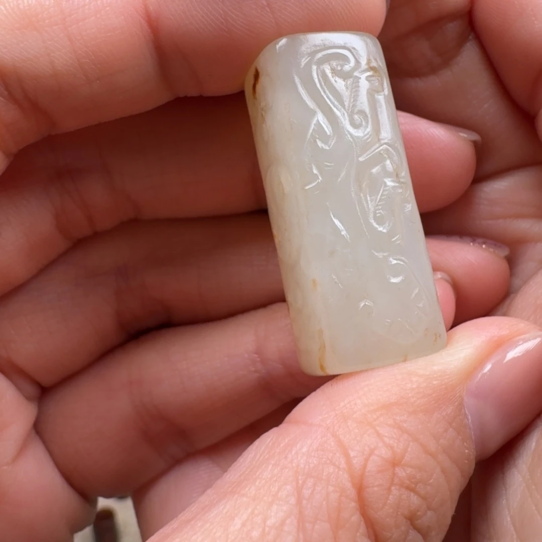 儒***生和田玉未镶嵌颈饰