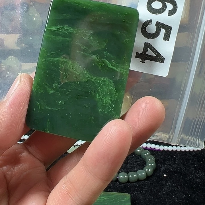 大***哥和田玉未镶嵌颈饰