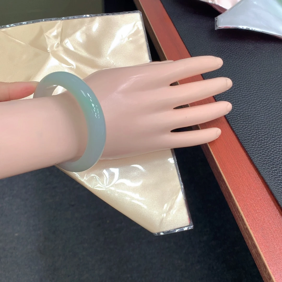 翡翠未镶嵌手镯18
