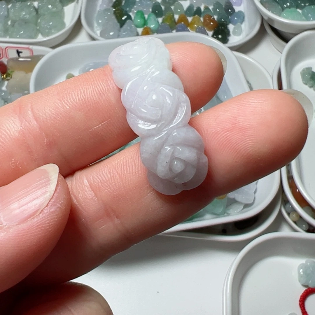 翡翠颈饰未镶嵌?****?两头孔花花手牌一个
