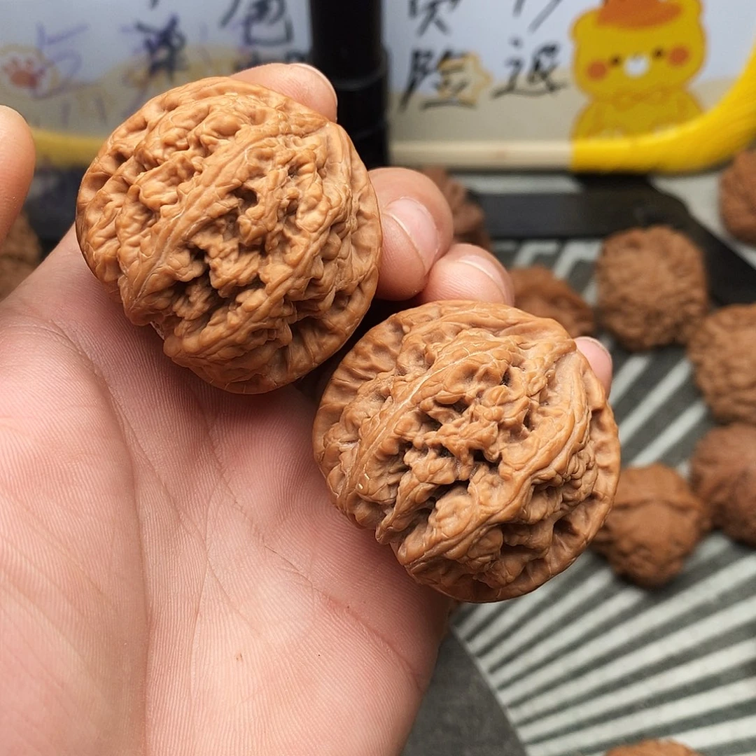 文玩核桃吊坠粗筋