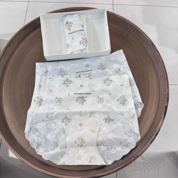 （一组三条）早春新款轻薄舒适无痕大包臀内裤