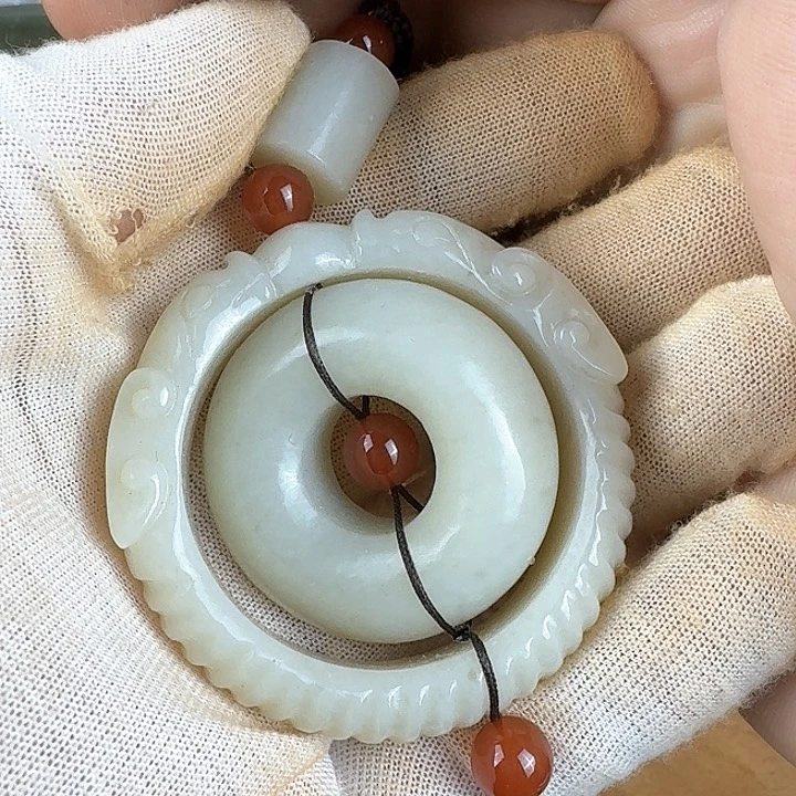 和田玉挂件未镶嵌u****e