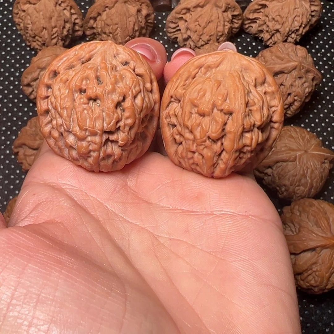 金***水莲花，边36，肚34，高38