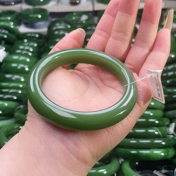 未镶嵌手镯和田玉（碧玉）