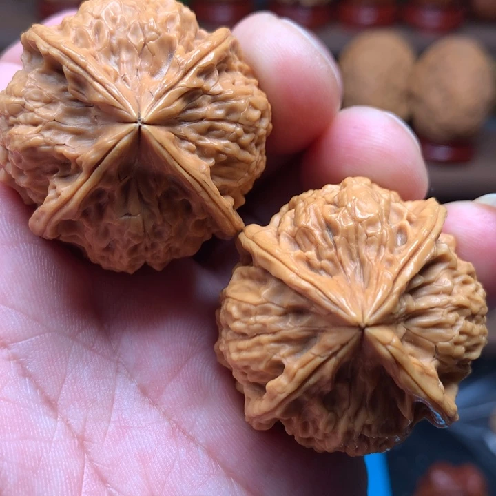 文玩核桃吊坠聚宝盆四棱