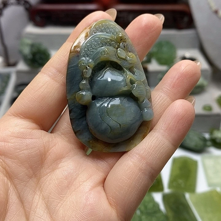 蛇纹石玉摆件未镶嵌