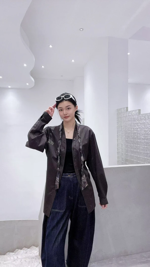 fafamoon设计师品牌2025春季新品丝巾挂衬衫