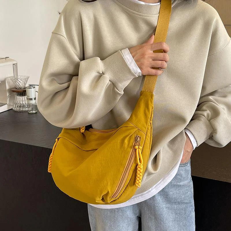 香港品牌奢侈2025饺子包女斜挎包大容量通勤包新款休闲运动单肩包