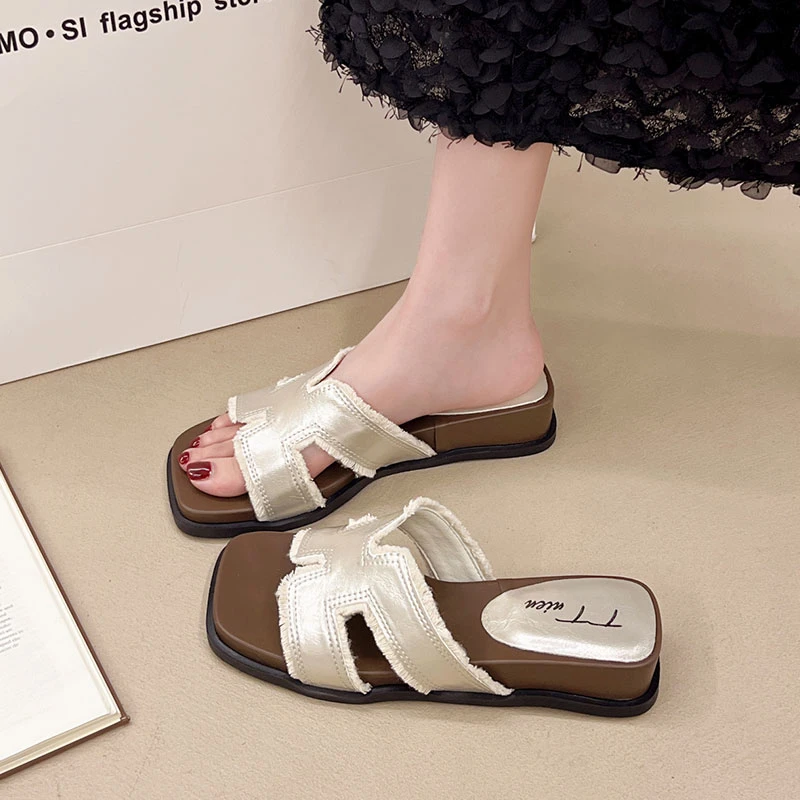 法式绝美坡跟厚底凉拖鞋女夏外穿2025新款配裙子高跟高级感一字拖