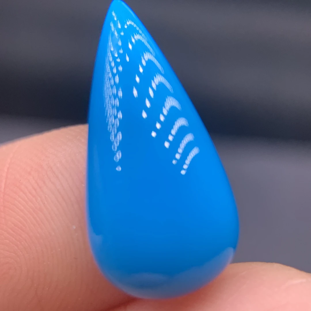 湖北十堰原矿绿松石裸石吊坠高瓷蓝重1.08克（柜台货）