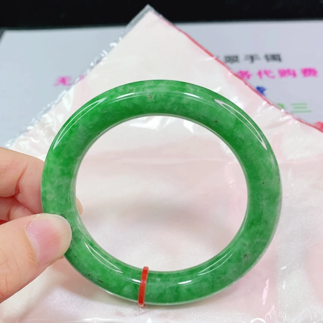 翡翠手镯未镶嵌小*子53.8圈口圆条