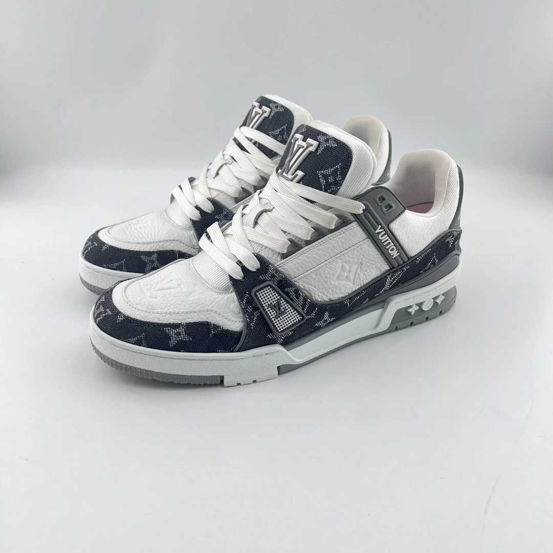 99新 LouisVuitton/路易威登 41.5码/灰色满印低帮板鞋/12059852