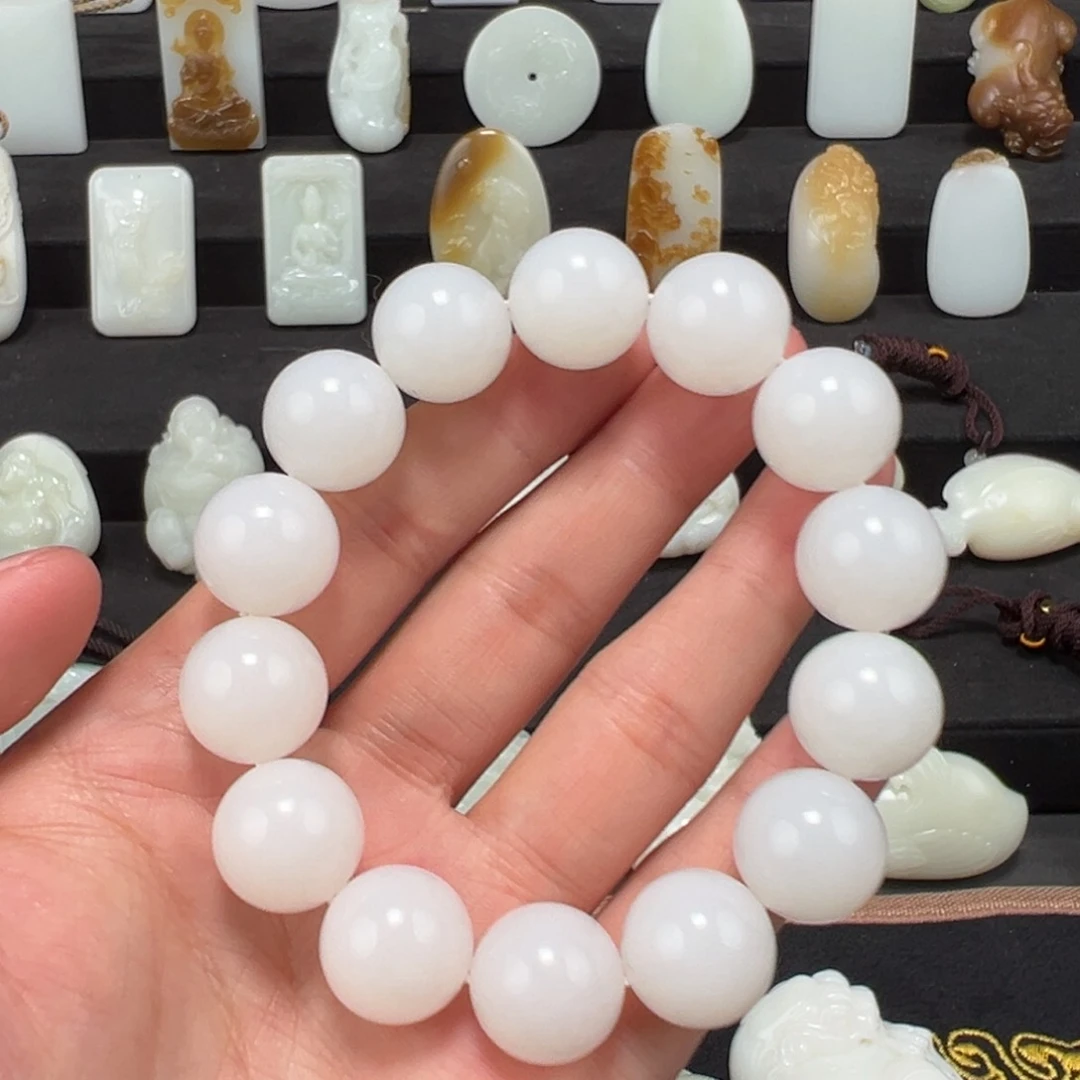 和田玉颈饰未镶嵌