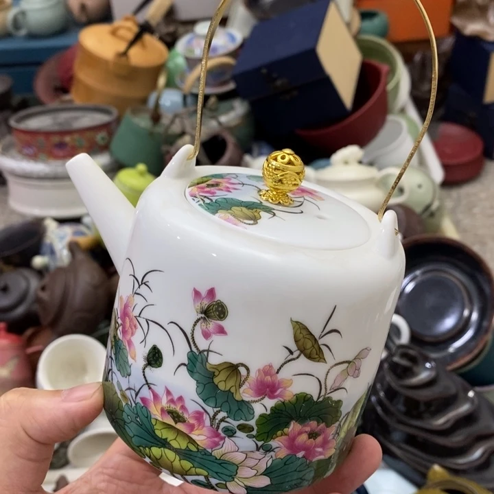 陶瓷艺术品及陶瓷壶