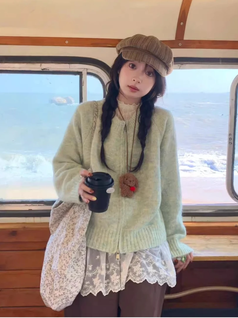 绿色毛衣外套新款春秋韩系独特女款2025超好看慵懒风宽松针织开衫