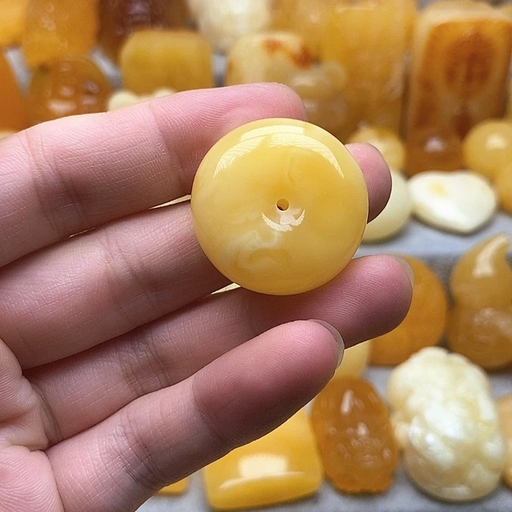 未镶嵌颈饰琥珀琥珀蜜蜡吊坠