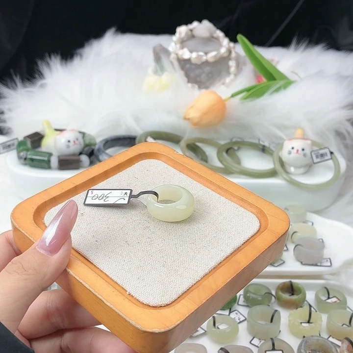 和田玉（糖玉）未镶嵌戒指t65晴水馒头直径15.8不退换