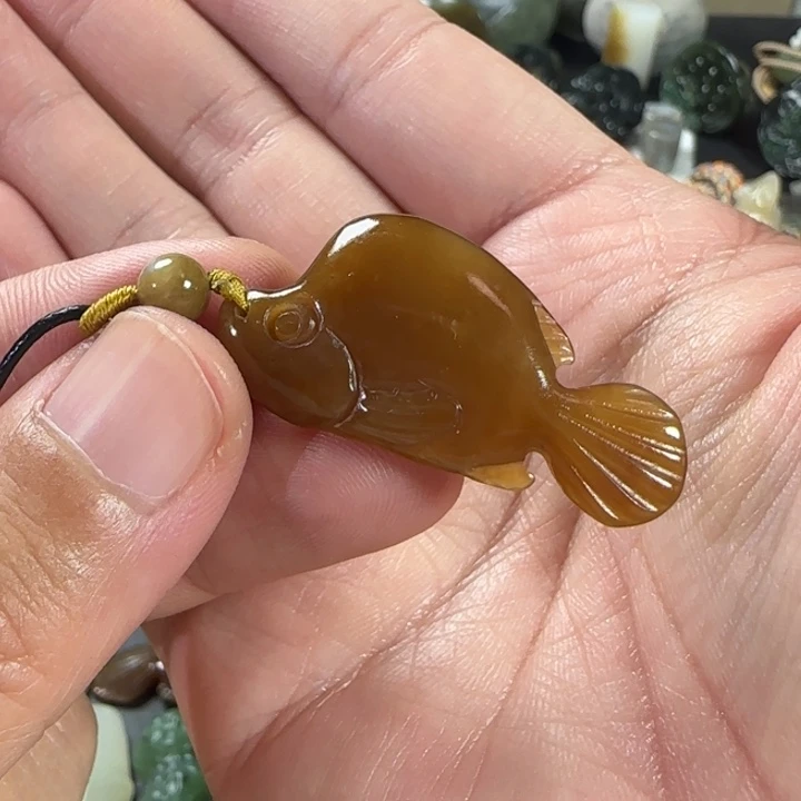 和田玉未镶嵌颈饰福利不退换