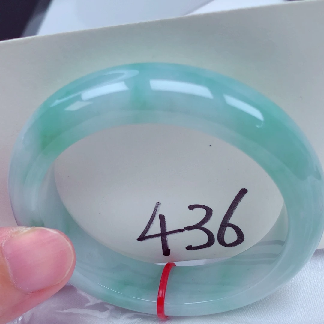 翡翠手镯未镶嵌翡翠