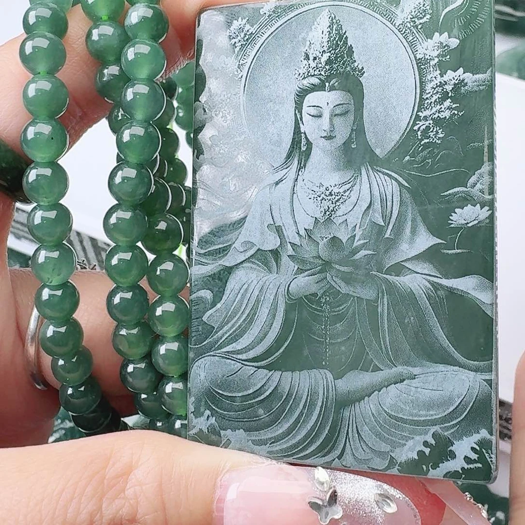 翡翠未镶嵌颈饰多样性发其一