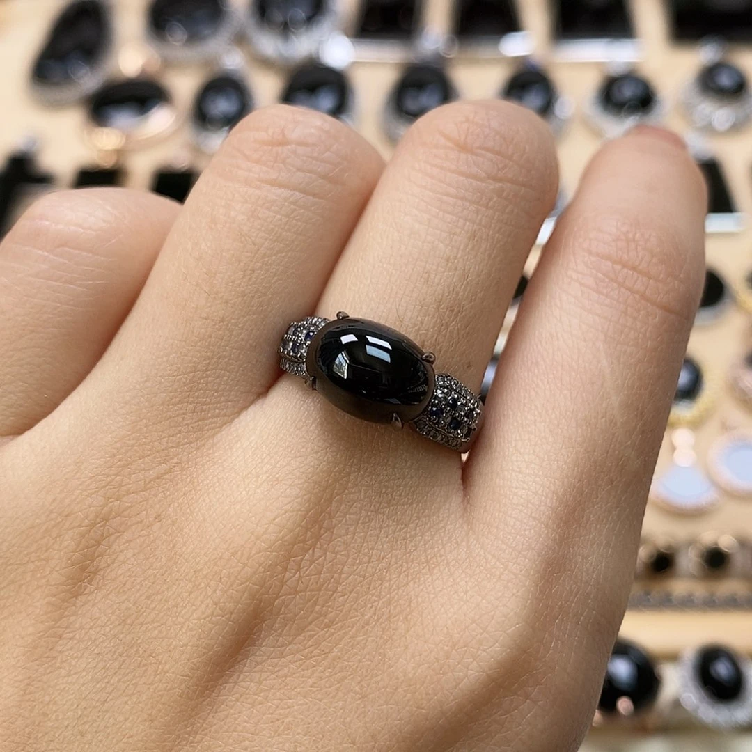 翡翠戒指18K金镶嵌天然翡翠墨翠